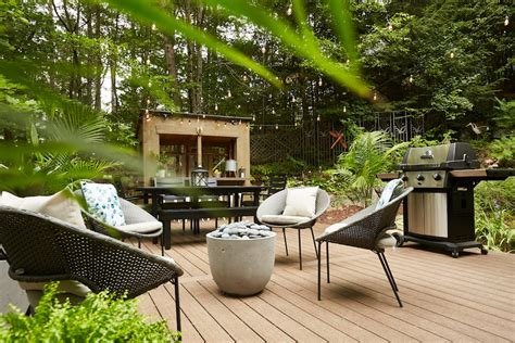 How to Transform Your Backyard Into a Relaxing Oasis