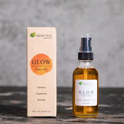 The Best Natural Facial Oils for Hydration and Glow