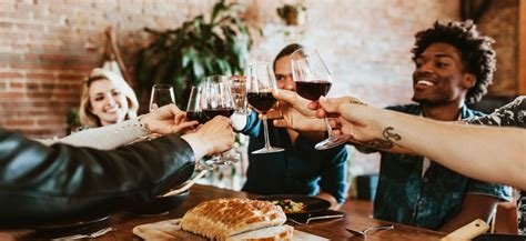 Top Tips for Hosting a Memorable Dinner Party at Home